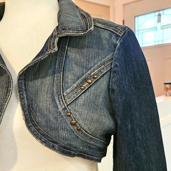 Barely Worn- HAMMER JEANS - Short Shrug style distressed Jean Jacket- Size L - Picture 3 of 5